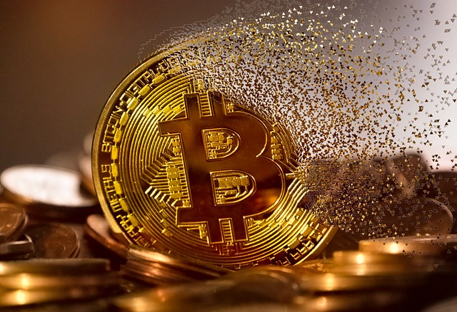 cena Bitcoin spada artykuł opinie analizy